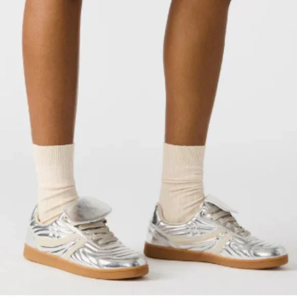 Steve Madden Madrid Silver Low Top Sneakers - Never worn, missing laces size 5 - Picture 2 of 12